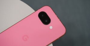 Pixel 9A 是一款中端手机，实际上看起来很划算