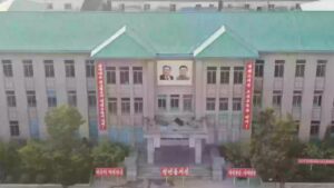 男子从中国用无人机飞往朝鲜，捕捉令人难以置信的镜头，但每个人都在指出同样的事情