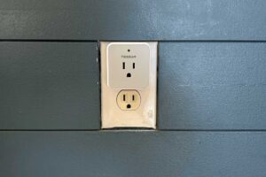 Tessan Remote Wall Outlet 评测：控制简单，对某些人来说太简单了
