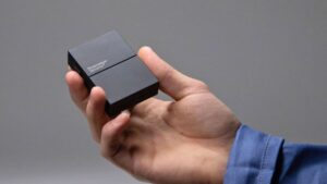 这个小巧、便宜的盒子通过 Wi-Fi 多房间流媒体升级任何扬声器，包括高分辨率音频支持
