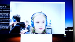 AI 跟踪学生的眼睛，以实现个性化的数学学习并提高成绩