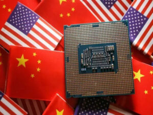 中国股市震荡，香港反弹，北京誓言加大对消费和人工智能的支持