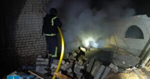 敖德萨地区无人机袭击：受伤、房屋和发电厂受损，数万人断电
