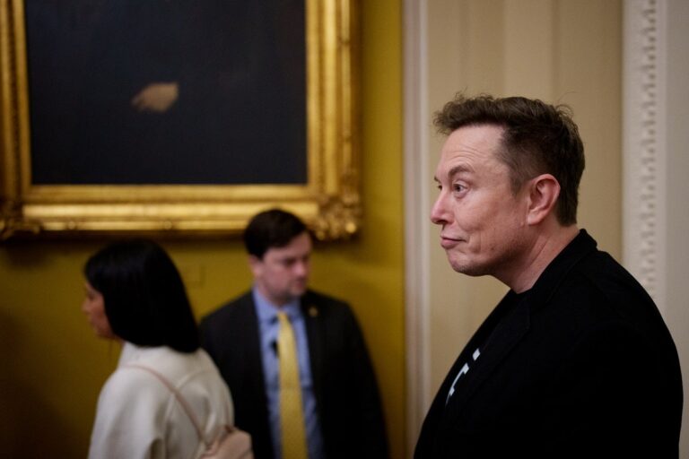 Elon 的 Grok 聊天机器人计算特朗普是俄罗斯资产的概率