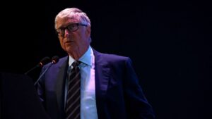 比尔·盖茨 （Bill Gates） 说，“人工智能将在大多数事情上取代人类”——在 10 年内创造每周 2 天的工作制，Copilot 表示这对您的心理健康有好处