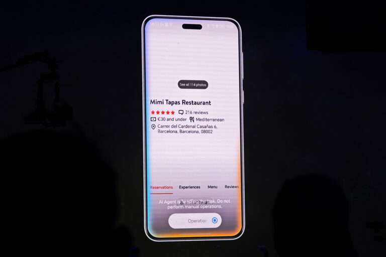 以下是 Honor 的 AI 代理如何为您预订晚餐