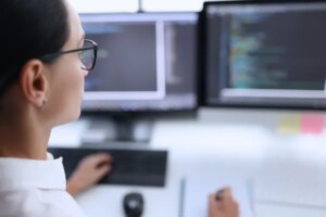 尽管 AI 招聘激增，但 2 月份 IT 失业率仍飙升