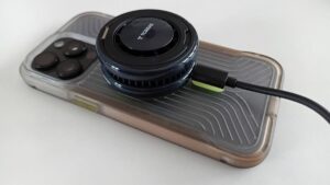 我投资了一个自冷却 iPhone 充电器，我的口袋里都在感谢我