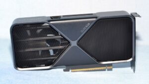 Nvidia RTX 50 所有者获得另一个修补程序，其中 572.75 解决了崩溃和时钟速度问题