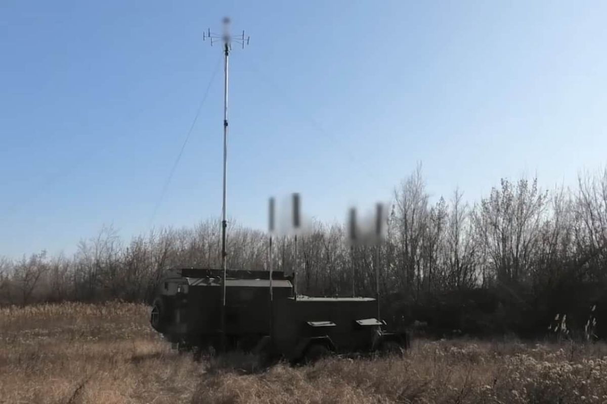 乌克兰边防警卫使用 FPV 摧毁 R-330 Zhitel EW 系统