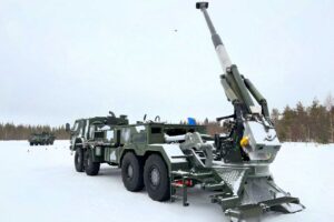 Patria 推出芬兰第一门用于现代火炮作战的 8x8 155 毫米 ARVE 自行榴弹炮