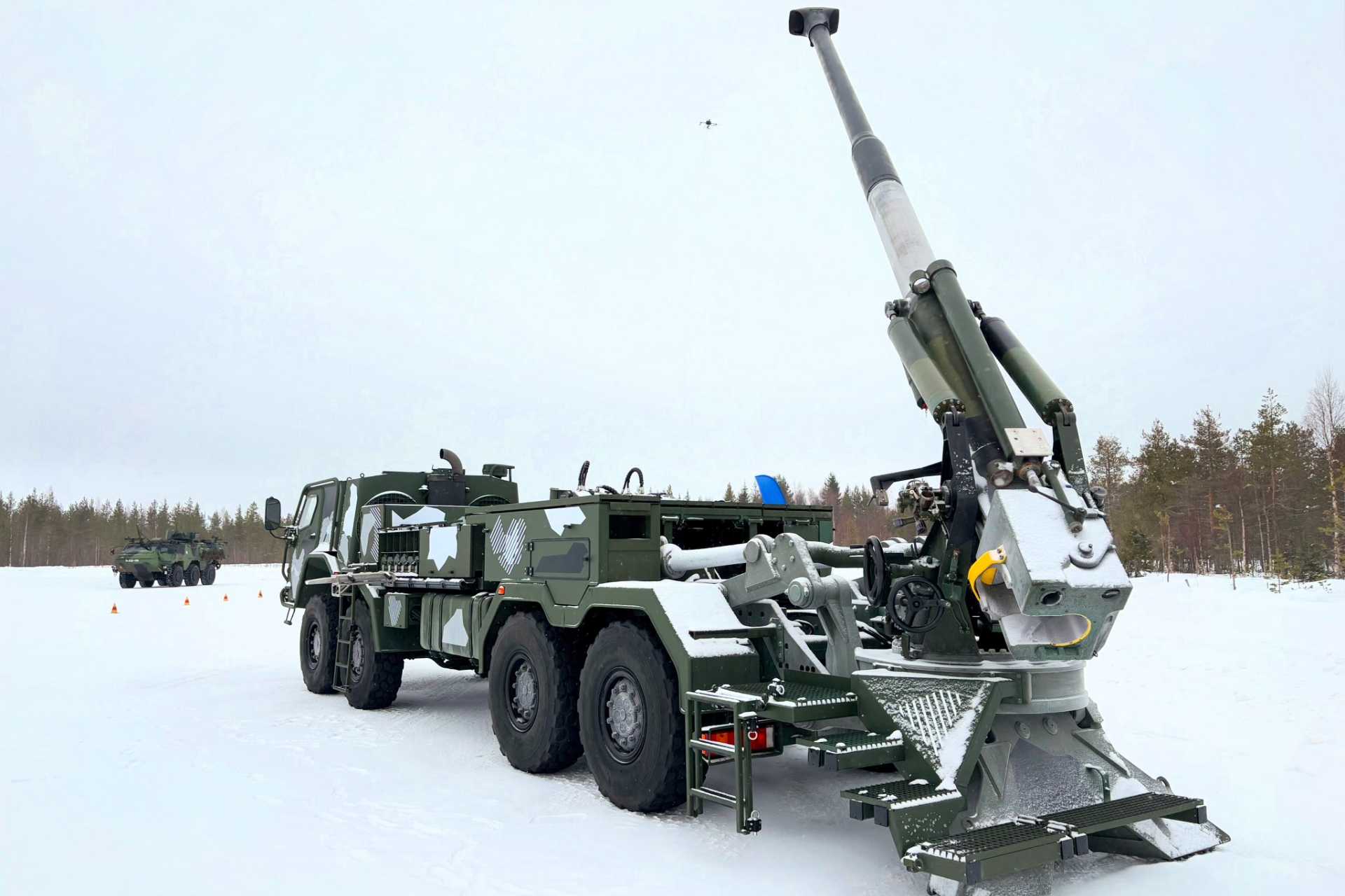 Patria 推出芬兰第一门用于现代火炮作战的 8×8 155 毫米 ARVE 自行榴弹炮