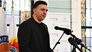 AI 增强民防：Vassilis Kikilias 推出新的危机管理工具