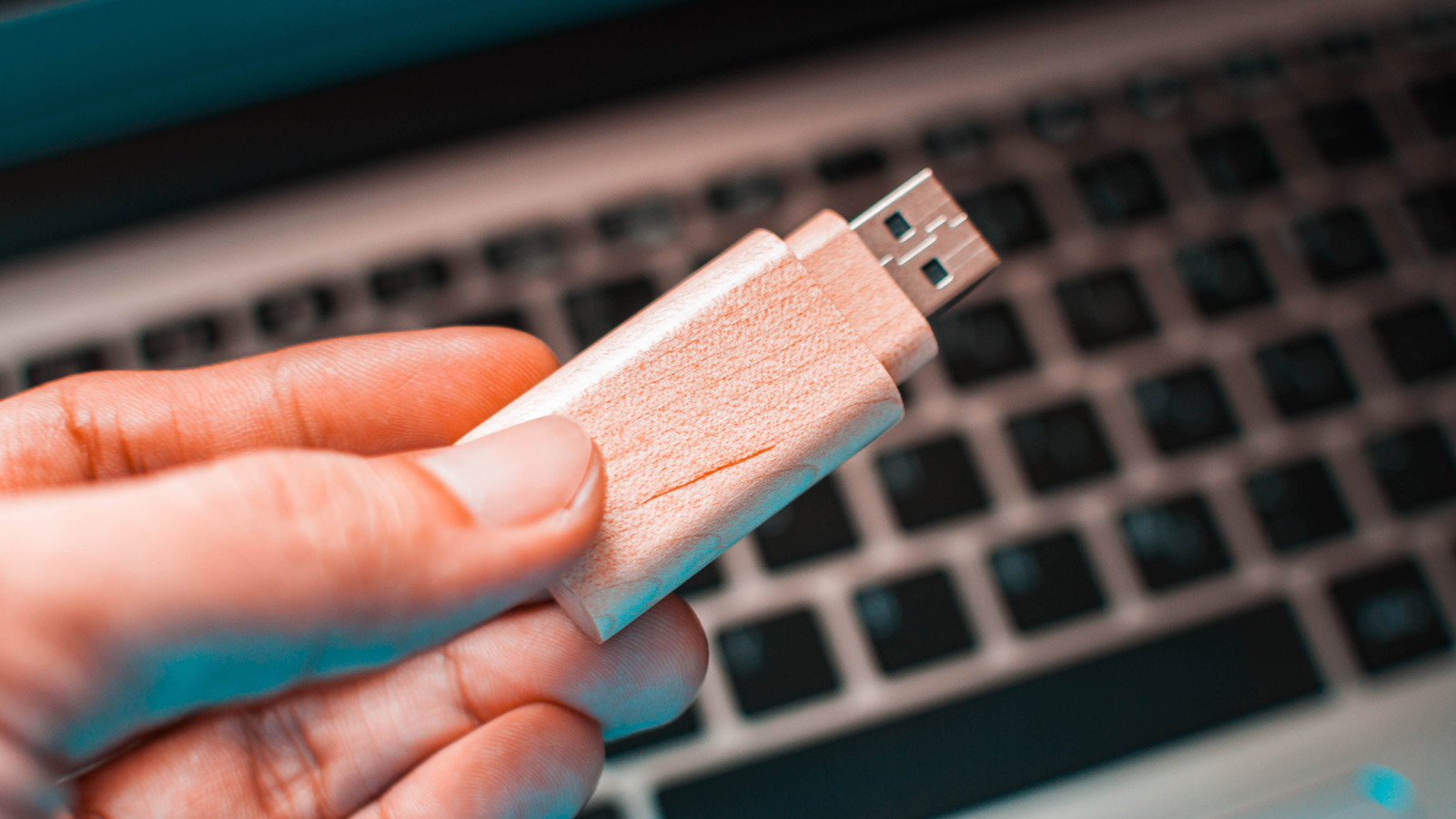 使用 USB 闪存驱动器的 5 种方法不仅仅是文件存储