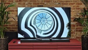 我测试了 LG 的“最适合大多数人的 OLED 电视”，它在 2025 年将很难被击败