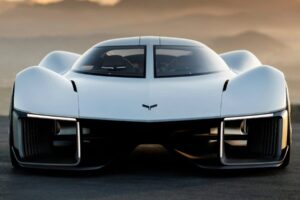 通用汽车的 EV Corvette 概念车剥离了 V8 传统