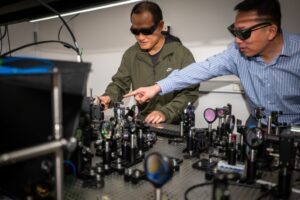Penn Engineers 推出可编程光子芯片，以光速训练 AI