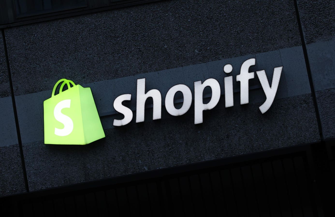 泄露的 Shopify 备忘录说明了 AI 的公牛方法