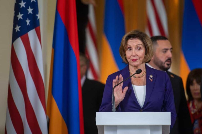 这只 Nancy Pelosi 股票在一天内出现了超过 130 万美元的内部抛售