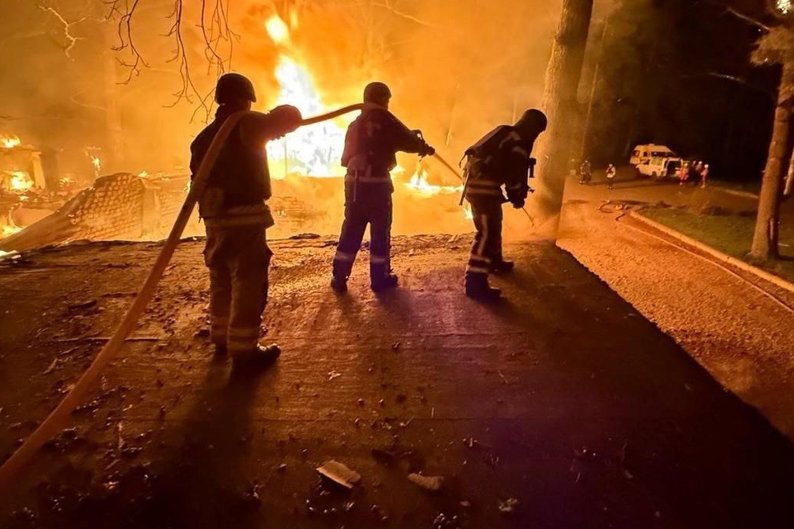 俄罗斯用 70 枚导弹、145 架无人机瞄准乌克兰，造成 11 人死亡，103 名平民受伤