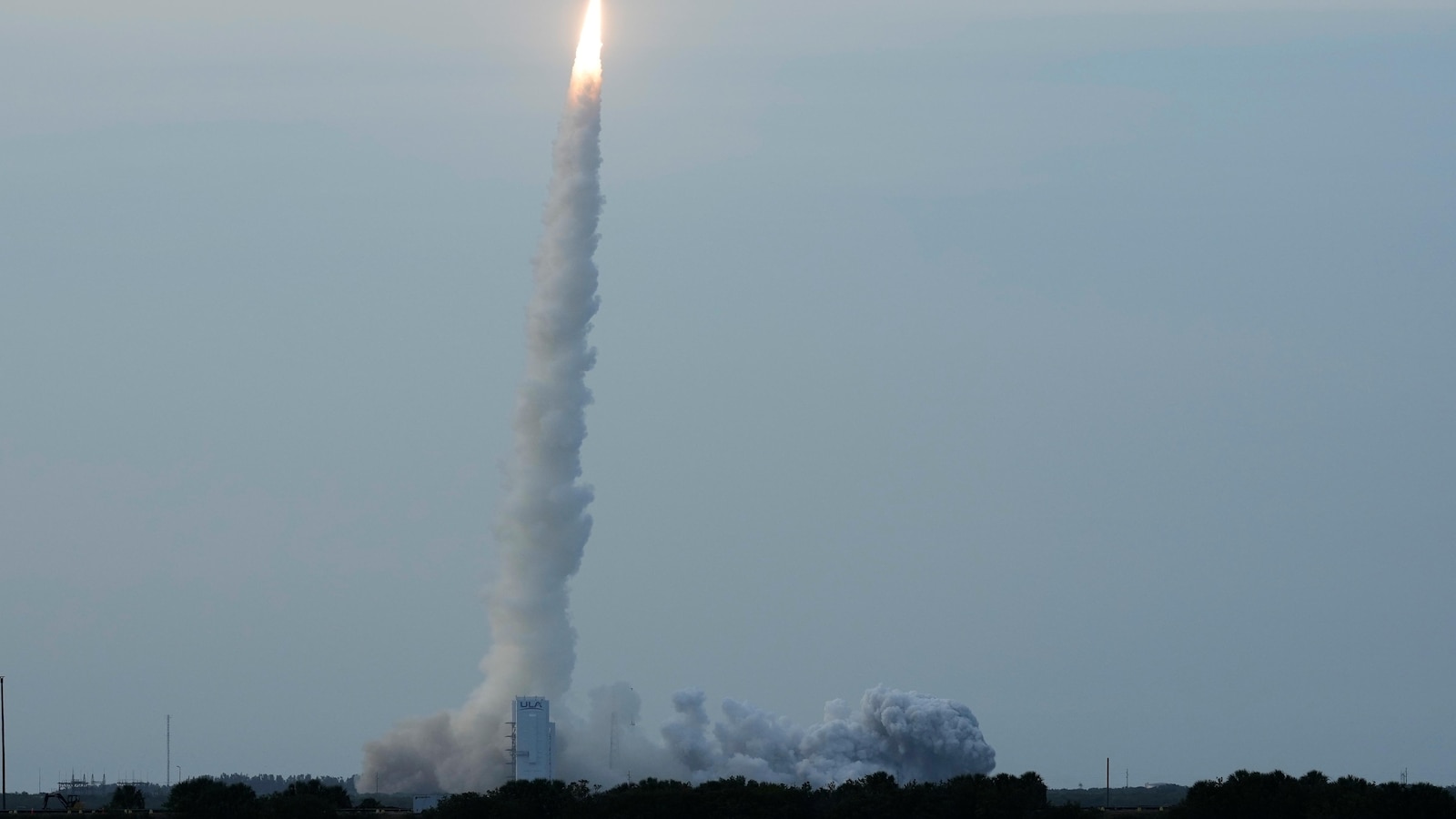 亚马逊发射其第一颗互联网卫星，与 SpaceX 的 Starlinks 竞争
