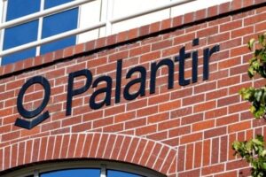 埃隆马斯克 （Elon Musk） 的狗狗币，收紧钱包给 Palantir 带来麻烦：这就是 AI 宠儿面临高温的原因
