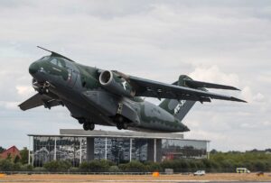 巴西航空工业公司和南非 Denel 将扩大 KC-390 军用运输机在非洲的业务