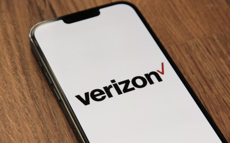 Verizon 刚刚宣布了一项为期三年的价格锁定计划，但有一些警告