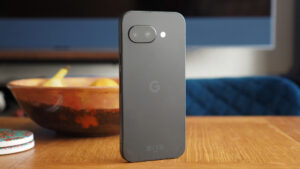 “没有比这更好的了”：谷歌的 Pixel 9a 是我 2025 年评价最高的负担得起的 Android 手机