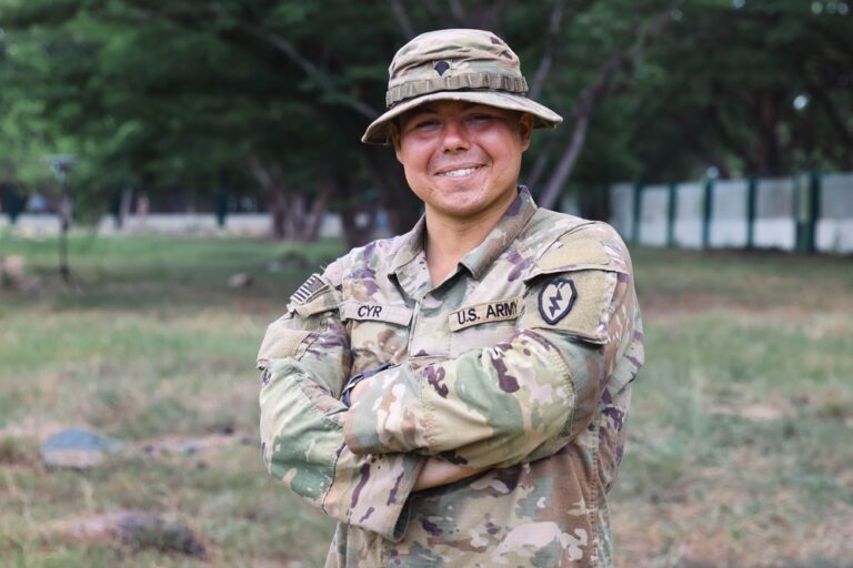 士兵对创新的热情与陆军无人机行动一起飞翔
