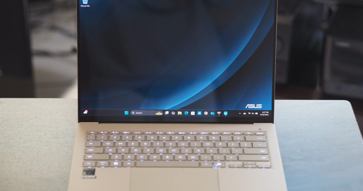 华硕 Zenbook A14 评测：非常轻巧且非常耐用