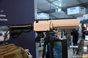 用于精确打击的无声武器：法国为其特种部队测试 HELMA-LP 激光步枪