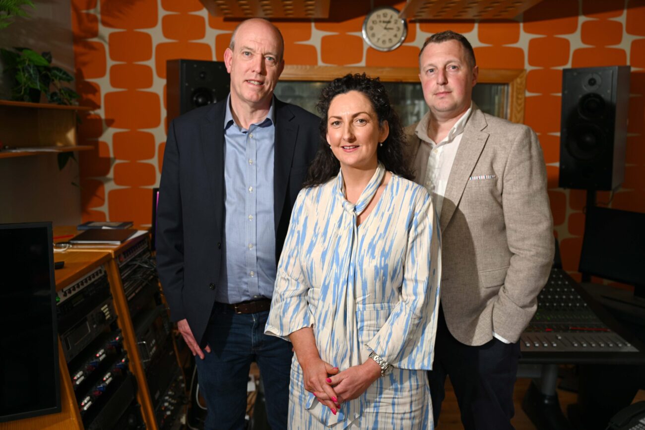 了解客户：在整个客户生命周期中利用 AI 和数据