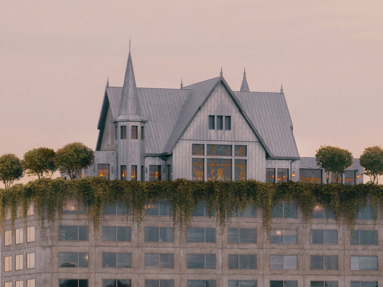 菲利普·斯塔克 （Philippe Starck） 异想天开的酒店是一座九层高的塔楼，天空中有一座豪宅