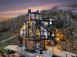 弗兰克·劳埃德·赖特 （Frank Lloyd Wright） 启发：具有大胆性格的树屋