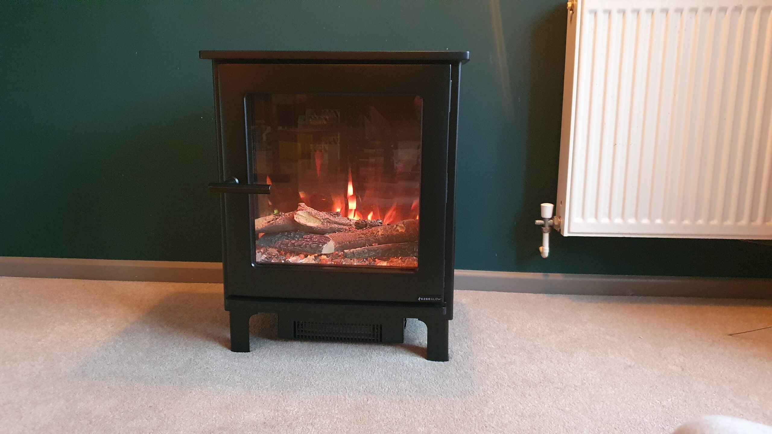 Ezee Glow Crescent 电独立式炉 1.9kW 评测