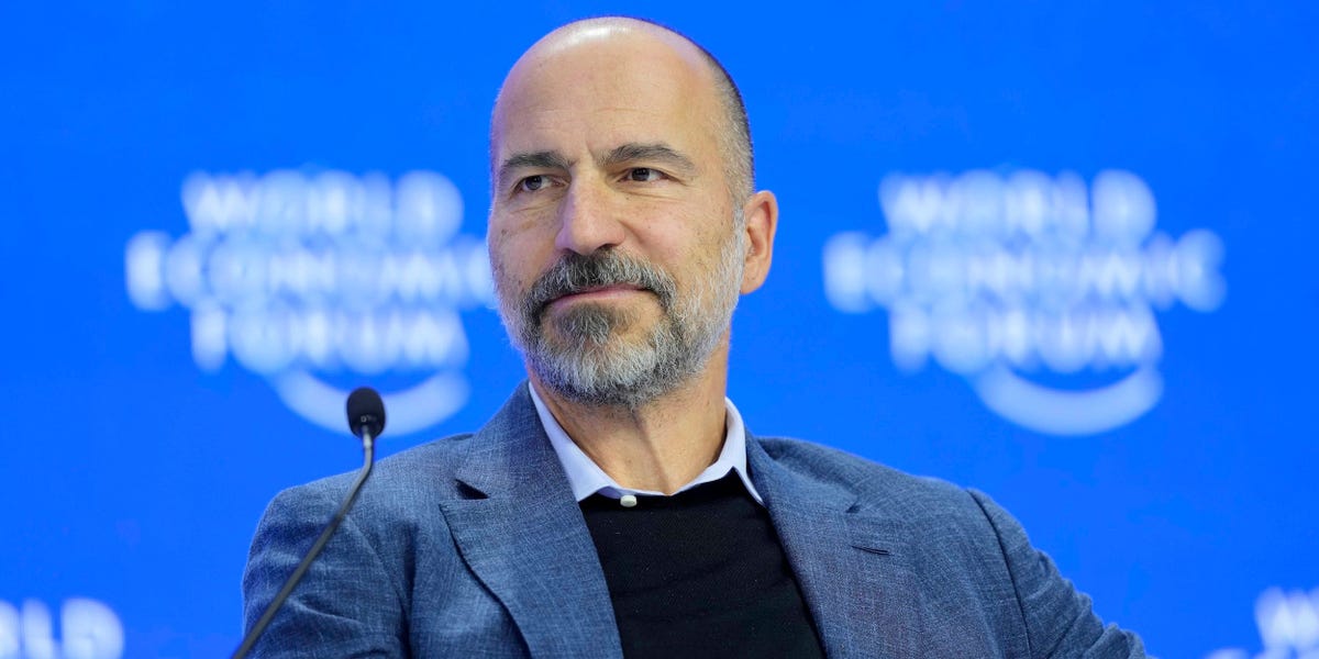 Uber 首席执行官 Dara Khosrowshahi 表示，在他的特斯拉上自动驾驶是“令人愉快的”，并欢迎埃隆·马斯克 （Elon Musk） 在自动驾驶出租车方面的竞争