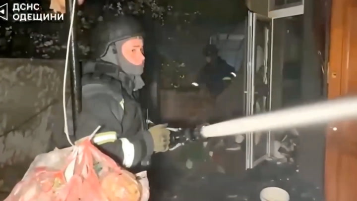敖德萨建筑物在俄罗斯隔夜无人机袭击中沦为废墟