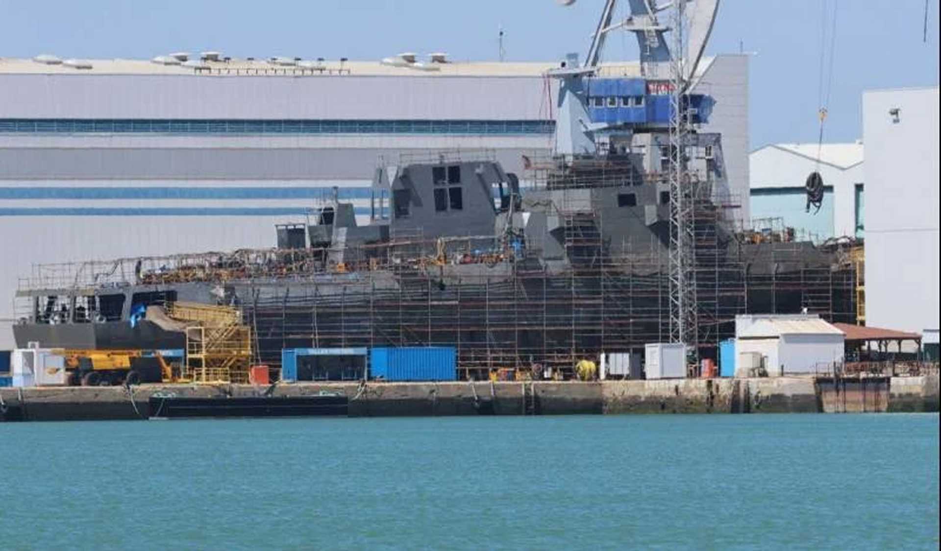 西班牙公司 Navantia 在摩洛哥新型 Avante 1800 近海巡逻艇上稳步前进，尽管早些时候的外交紧张局势
