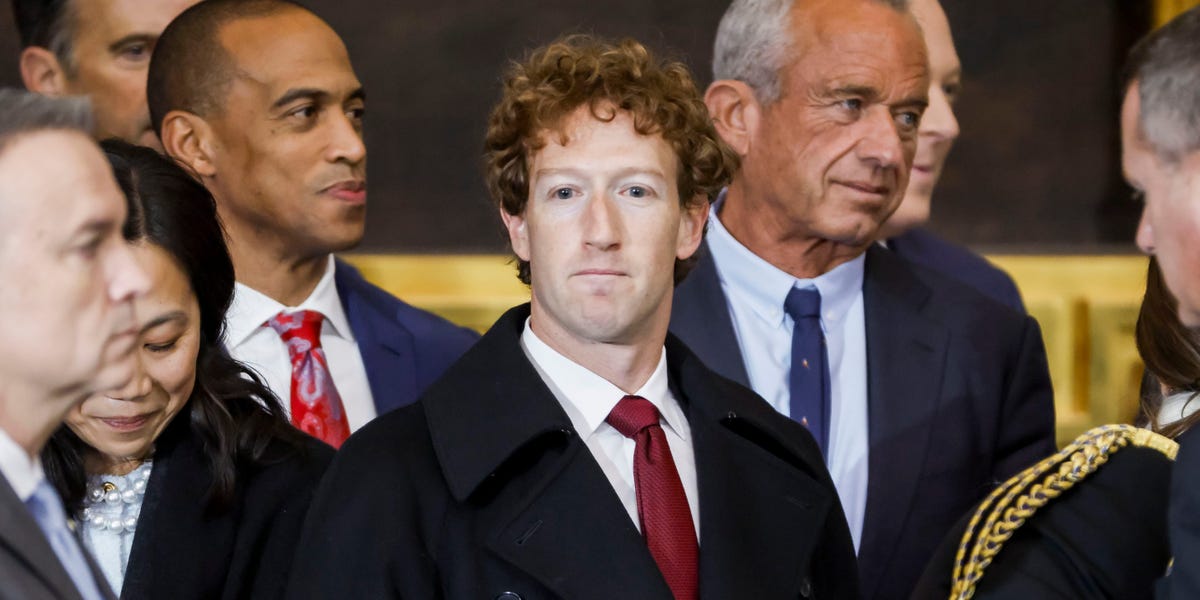 马克·扎克伯格 （Mark Zuckerberg） 刚刚在华盛顿特区买了一套房子。以下是他在美国各地的房产，从夏威夷末日地堡到太浩湖庄园。
