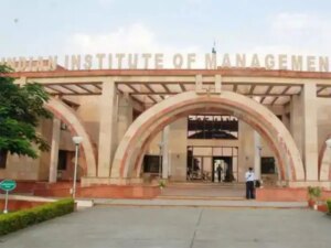 IIM 加快课程修订速度，以跟上 AI 和业务中断的步伐