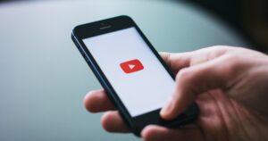 YouTube 的 AI 概览希望让搜索结果更智能