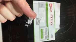 澳大利亚人在可疑包裹进入一名男子的信箱后发布了紧急诈骗警告