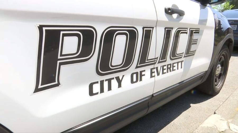 从上方进行警务：Everett 与急救人员一起发射无人机