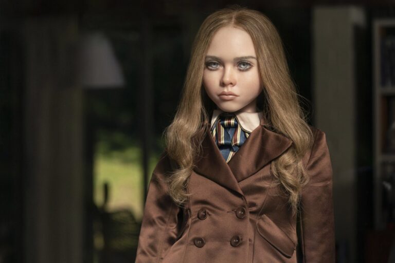 “M3GAN 2.0”：杀手娃娃在 CinemaCon 上首次亮相令人讨厌的 AI Emilia