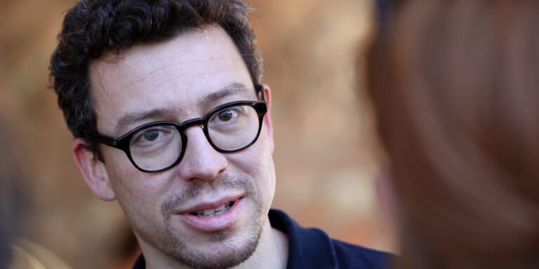 Duolingo 的 CEO 阐述了 AI 将用于招聘、审查和决定员工人数的 3 种方式