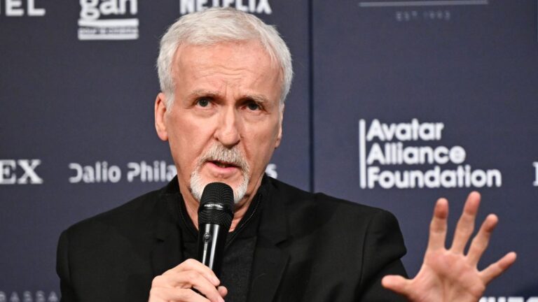 导演詹姆斯·卡梅隆 （James Cameron） 对使用 AI 降低电影制作成本持开放态度