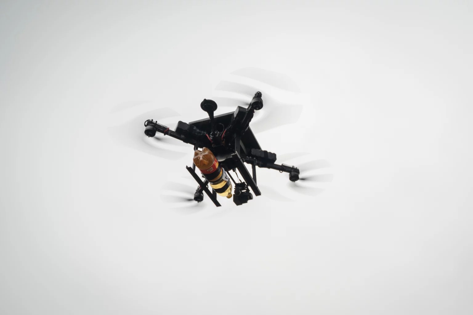 乌克兰测试国产 Mavic 无人机替代品，开发商寻求更换中国设备