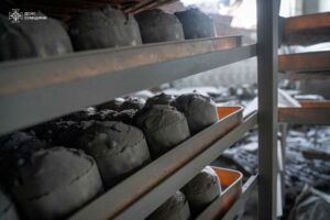 基辅称，俄罗斯无人机袭击准备复活节蛋糕的面包店，造成一人死亡