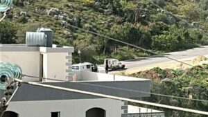 以色列无人机瞄准黎巴嫩南部的汽车：国家媒体